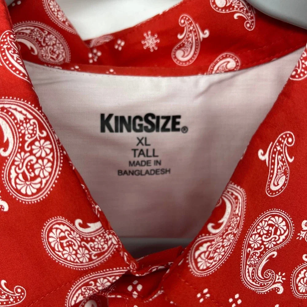 KING SIZE RED AND WHITE PAISLEY DESIGN SHORT SLEEVE BUTTON DOWN SIZE XL TALL